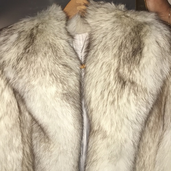 WHITE FUR COAT - Picture 2 of 8